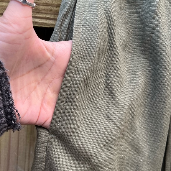 NWT BCBGeneration Belted Pull On Shorts with pockets size Large - Picture 3 of 10